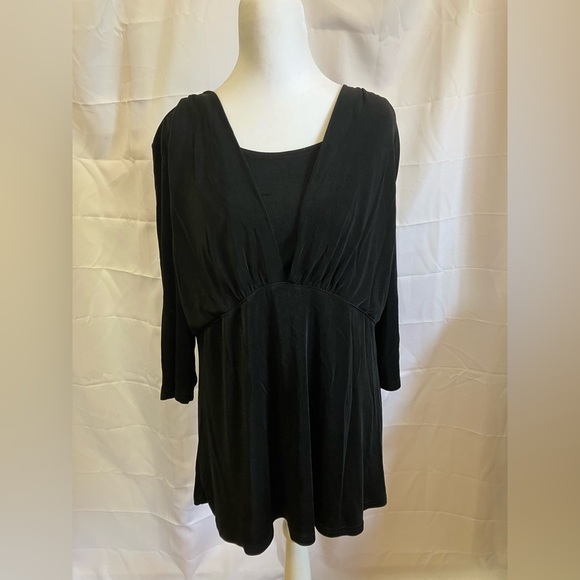Chic Black V-Neck Women's Blouse - Picture 1 of 7